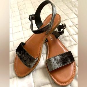 Rampage Olive Green Velvet Sandal